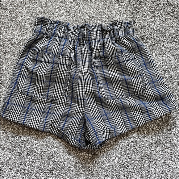 2/$15 AMERICAN EAGLE High waisted paperbag shorts Blue Black Plaid Size 8 - Picture 5 of 8